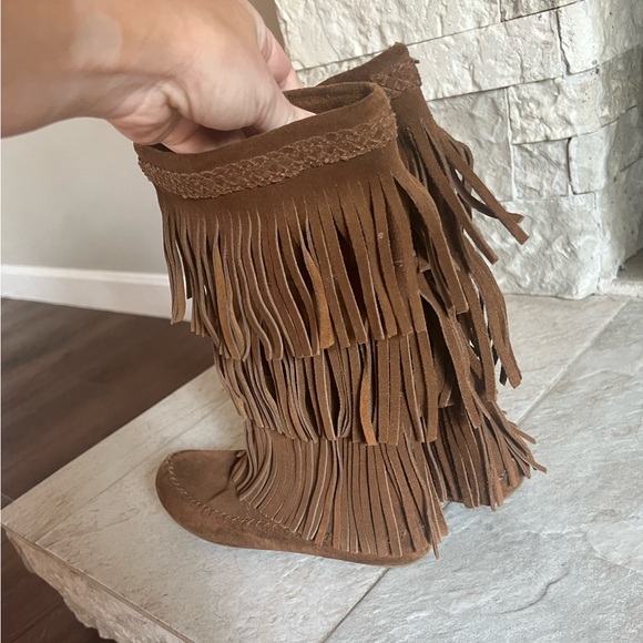 Minnetonka boots - Picture 6 of 10